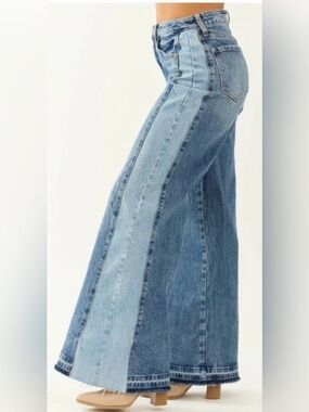 KanCan Extra-Wide Leg Medium Wash High Rise Jeans Size 15 x 34” NWT